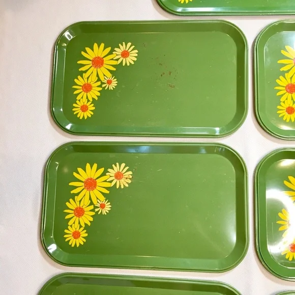 VTG Groovy Daisy Floral Metal Trays Set of 7
